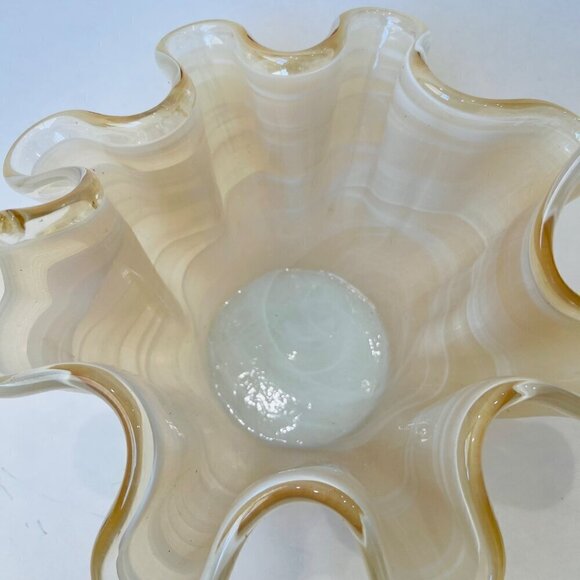 Large Handkerchief style Italian Murano accent glass bowl - Picture 4 of 8